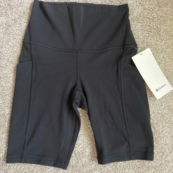 NWT lululemon Align™ High-Rise Short with Pockets 8” - Size 4 - Picture 5 of 6